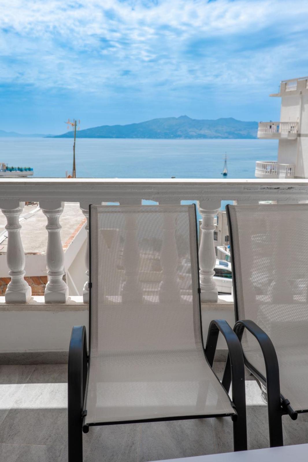 Esel Apartments Sarandë Exterior foto
